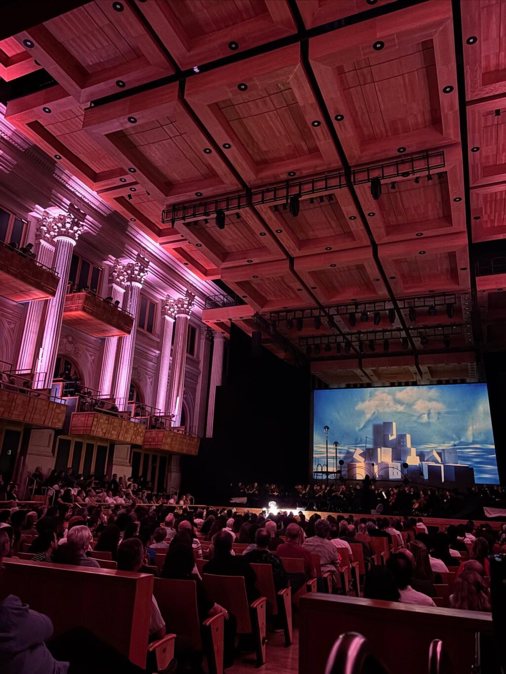 Instagram post from grupo.multiluz. This post is in position 1.