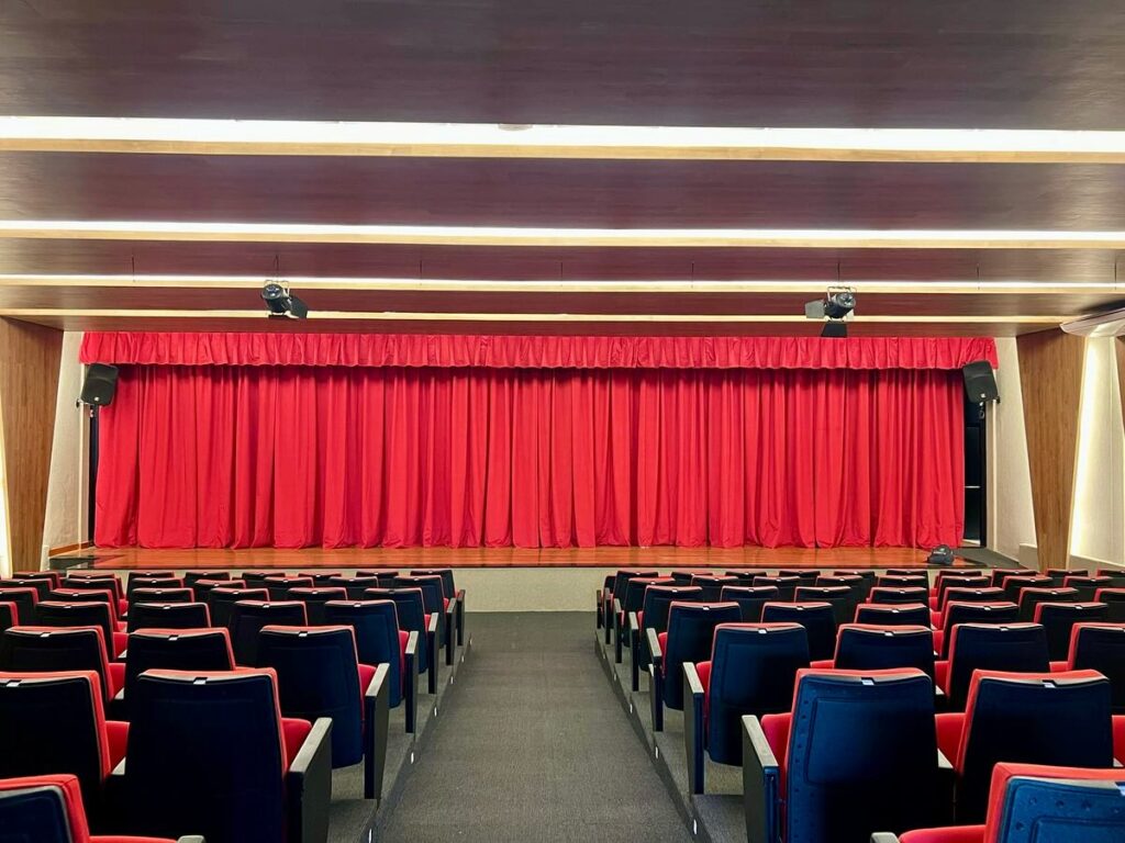 Instagram post from grupo.multiluz. This post is in position 0.