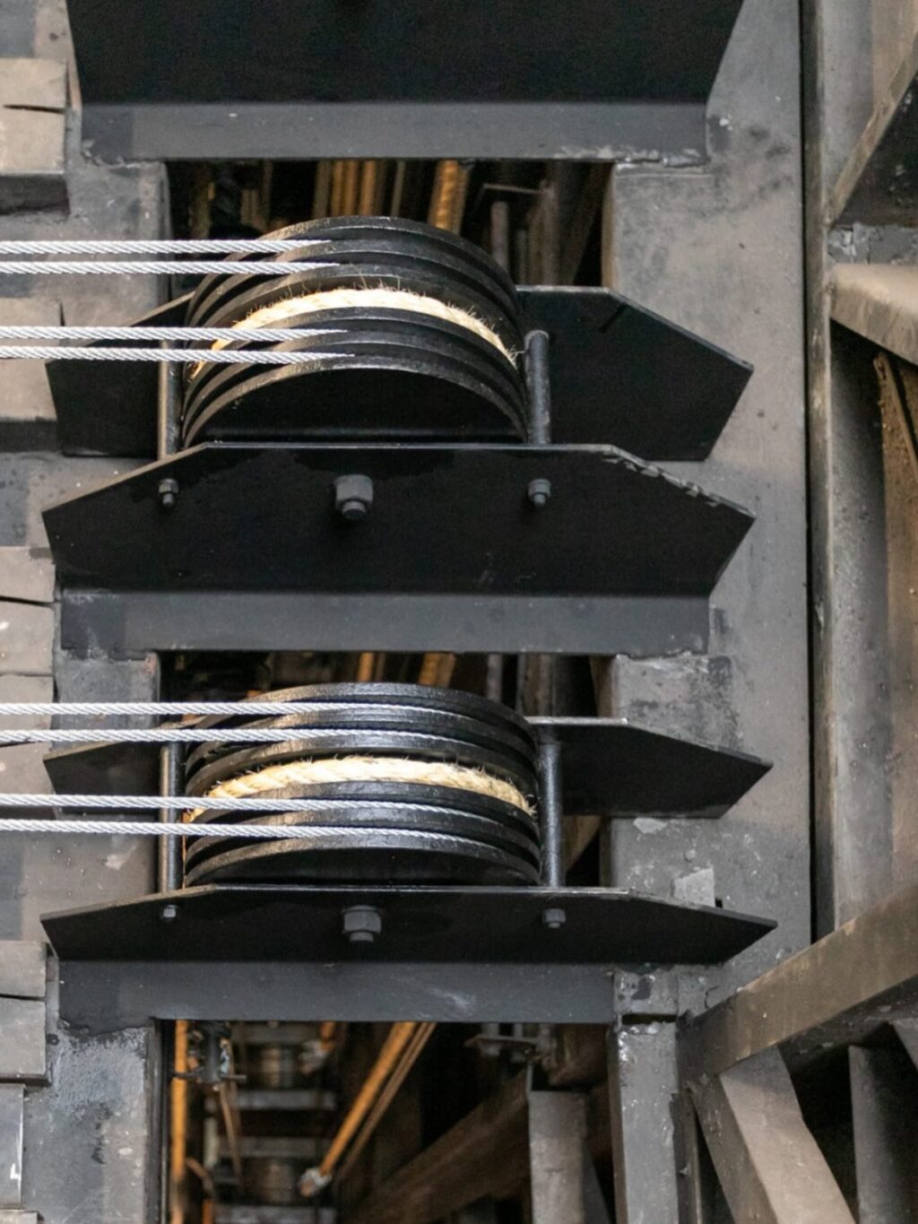 Instagram post from grupo.multiluz. This post is in position 0.