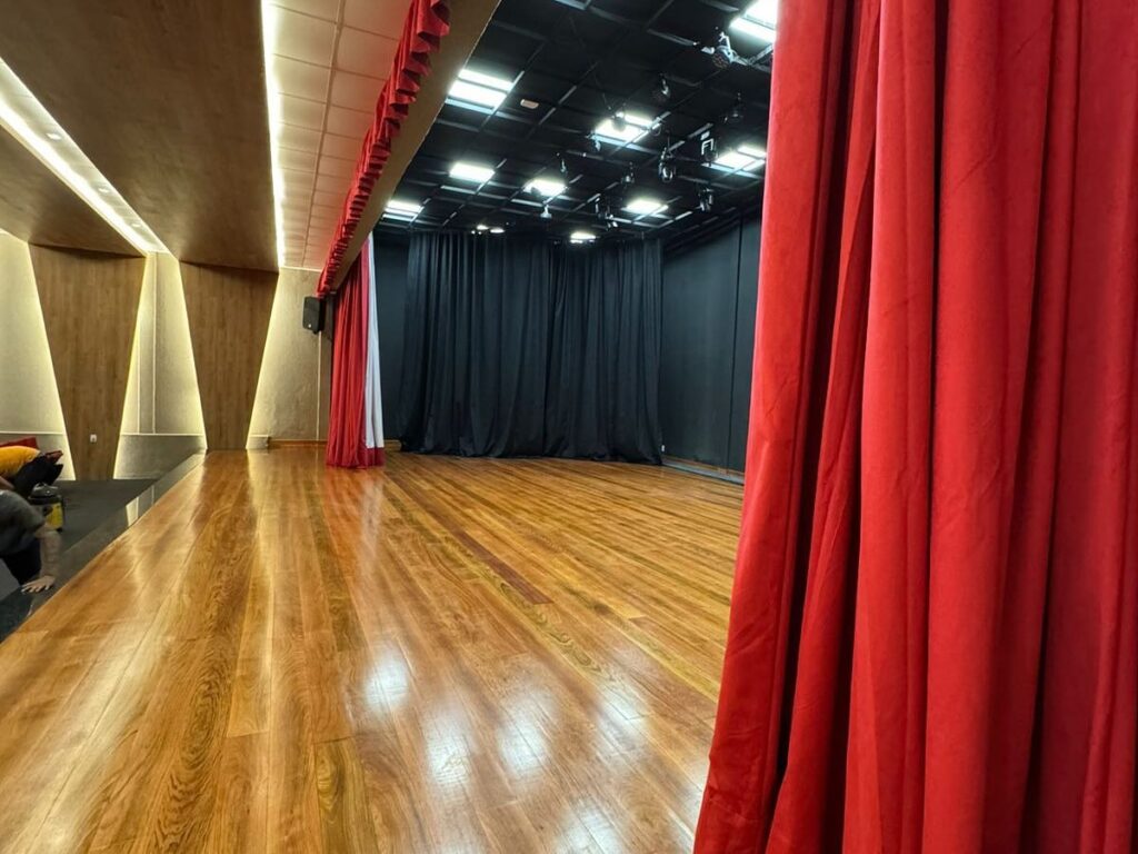 Instagram post from grupo.multiluz. This post is in position 1.