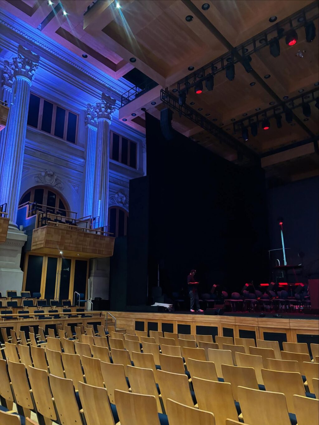 Instagram post from grupo.multiluz. This post is in position 4.